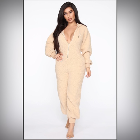 Beary Furry Jumpsuit 🐻🧸 - Picture 3 of 13